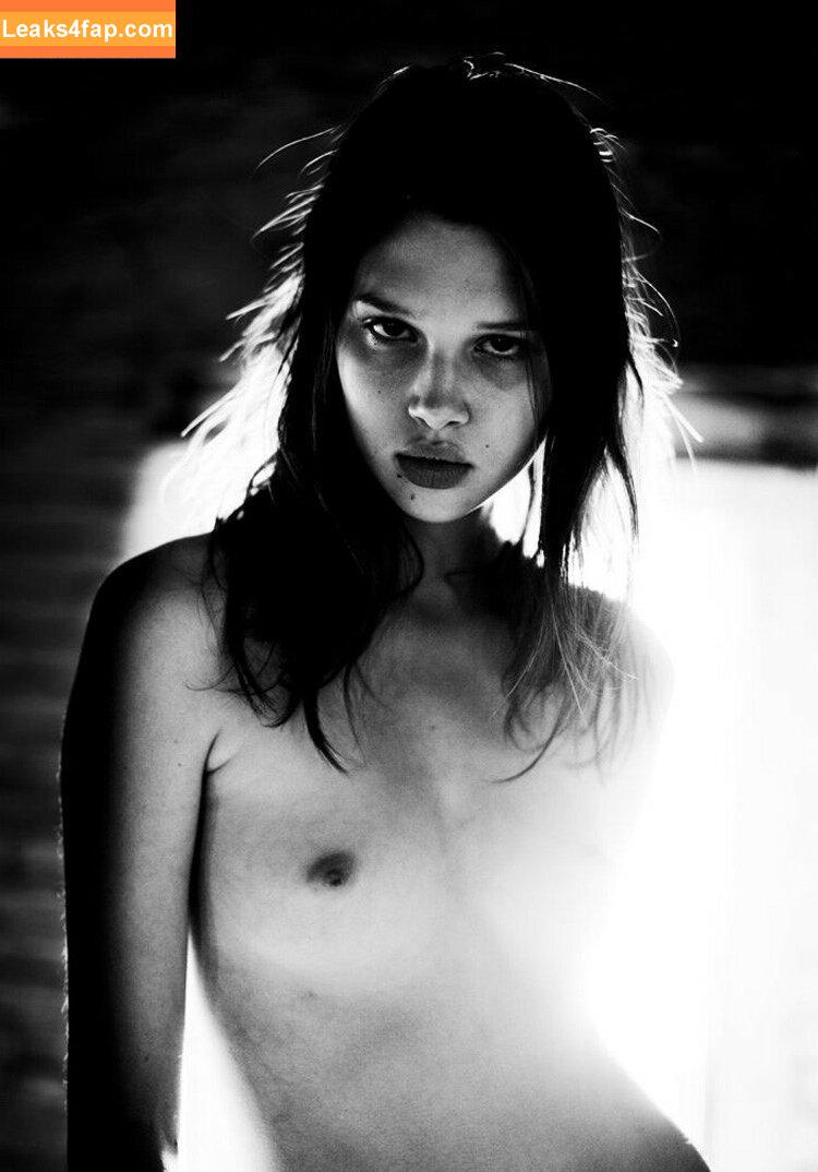 Anais Pouliot / anais_pouliot leaked photo photo #0012