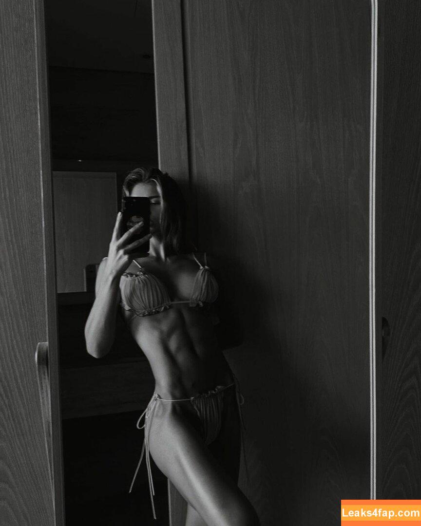 Anastasiia Mironova / mironovanastasiia слитое фото фото #0056