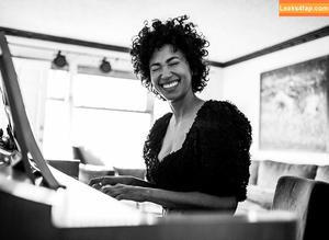 Andy Allo photo #0013