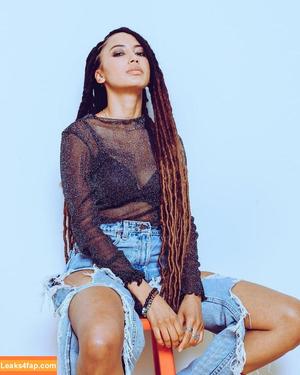 Andy Allo photo #0035