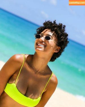 Andy Allo photo #0114