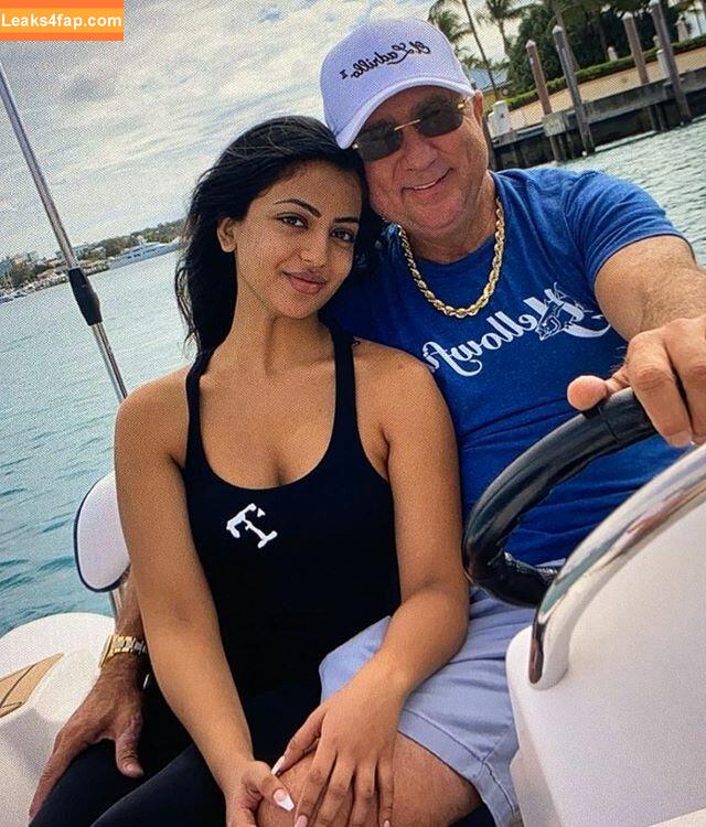 Aneeqa Farid / aneeqafarid leaked photo photo #0123