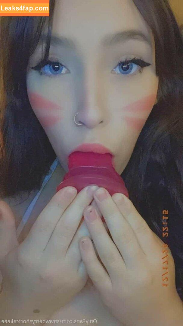 Angel Babi / https: / iam_angelbabi / strawberryshortcakeee leaked photo photo #0032