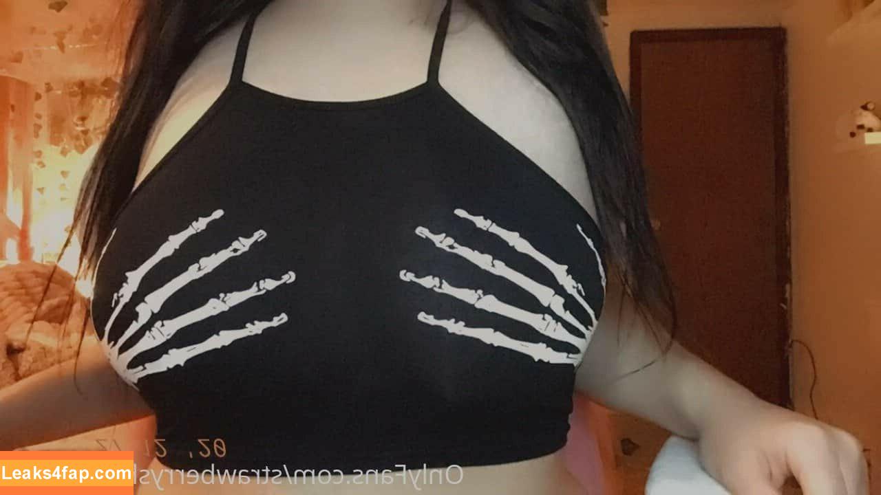 Angel Babi / https: / iam_angelbabi / strawberryshortcakeee leaked photo photo #0038