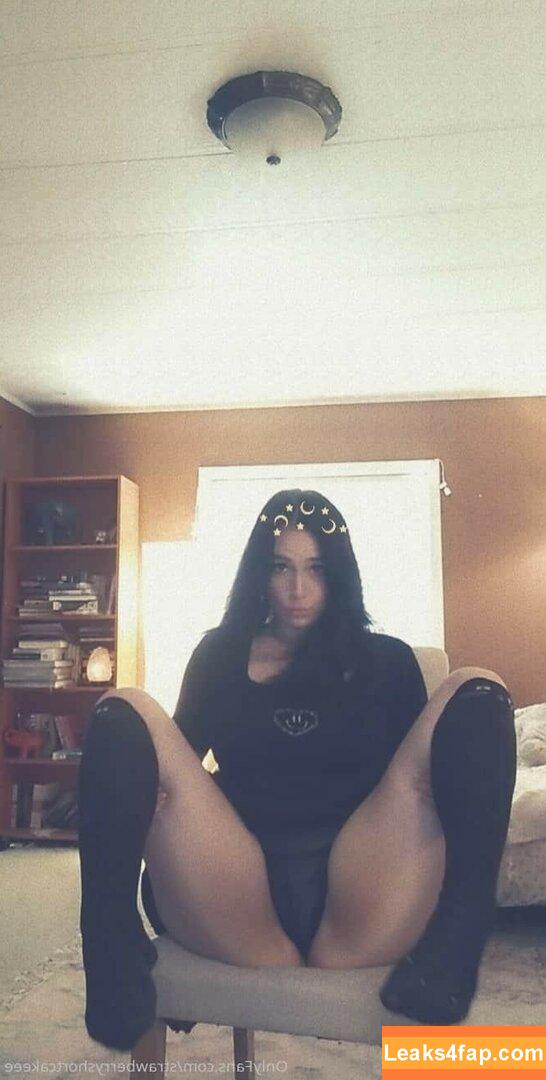 Angel Babi / https: / iam_angelbabi / strawberryshortcakeee leaked photo photo #0039