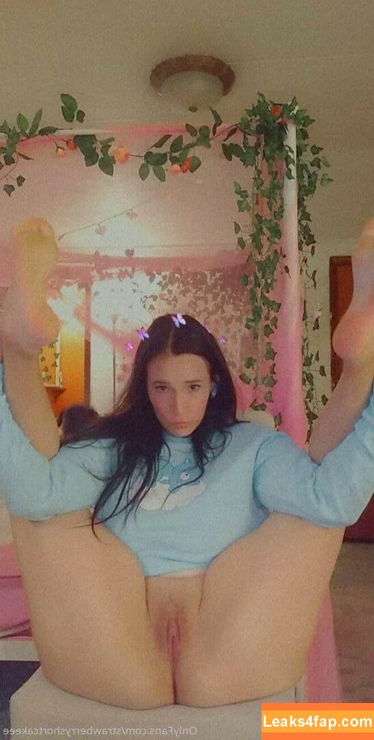 Angel Babi / https: / iam_angelbabi / strawberryshortcakeee leaked photo photo #0090