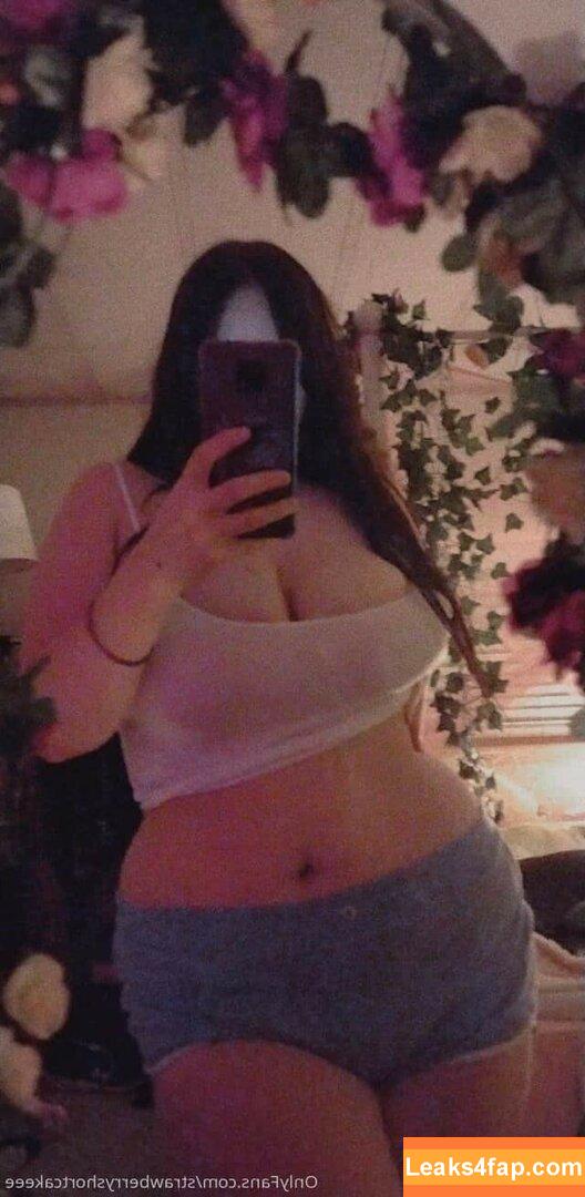 Angel Babi / https: / iam_angelbabi / strawberryshortcakeee leaked photo photo #0097