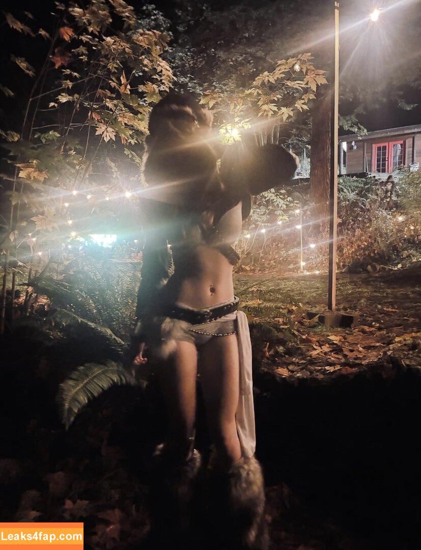 angel.that.bites / angel.with.fangs leaked photo photo #0001