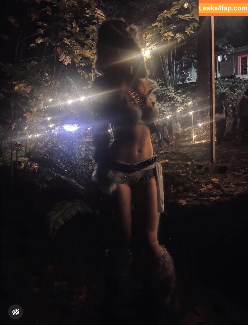 angel.that.bites / angel.with.fangs leaked photo photo #0002