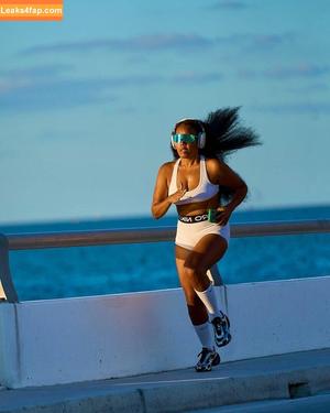 Angela Simmons фото #0299