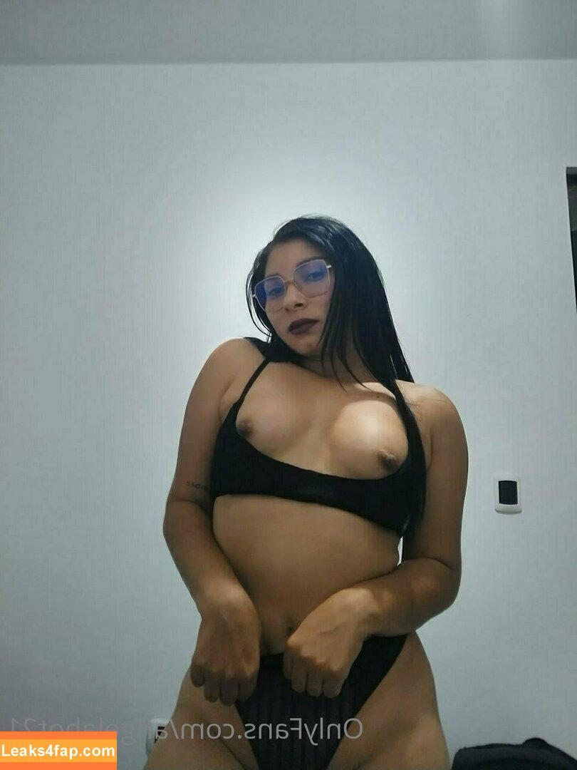 angelahot21 / lilhunee21 leaked photo photo #0008
