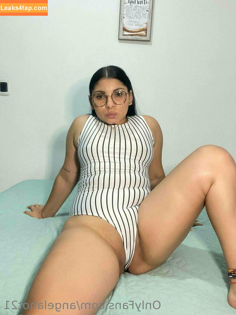 angelahot21 / lilhunee21 leaked photo photo #0130