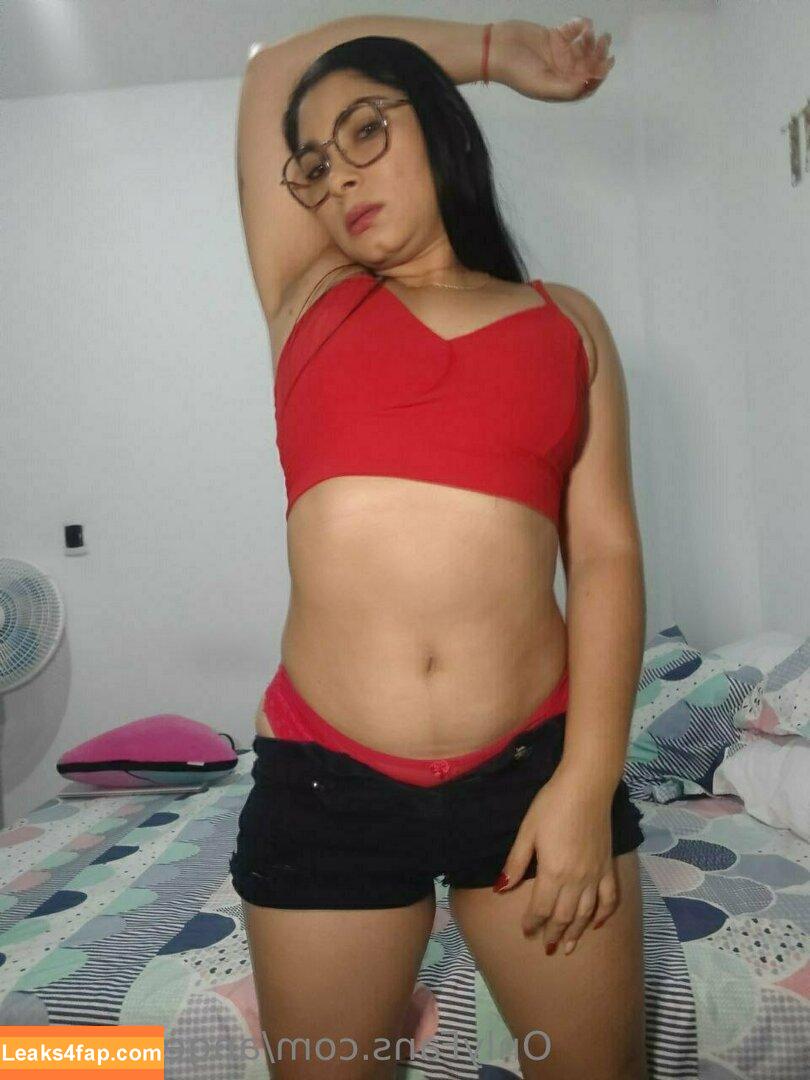angelahot21 / lilhunee21 leaked photo photo #0156