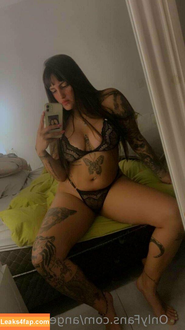 angelahot21 / lilhunee21 leaked photo photo #0183