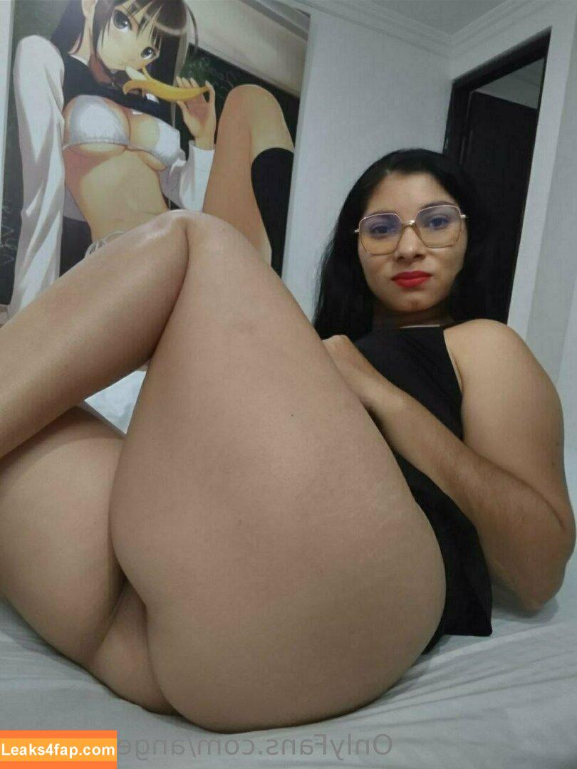 angelahot21 / lilhunee21 leaked photo photo #0352