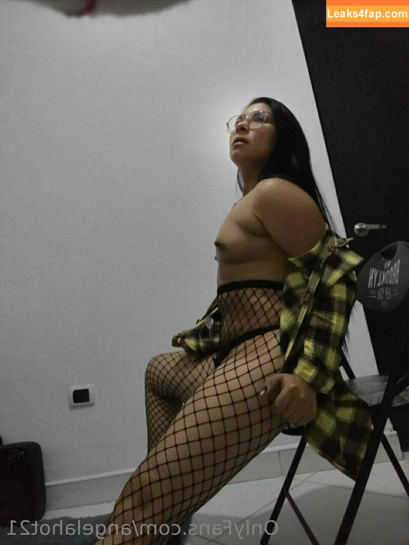 angelahot21 / lilhunee21 leaked photo photo #0375
