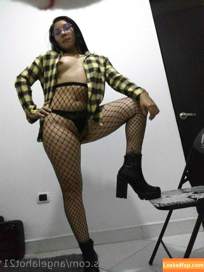 angelahot21 / lilhunee21 leaked photo photo #0376