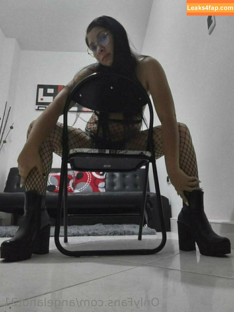 angelahot21 / lilhunee21 leaked photo photo #0389