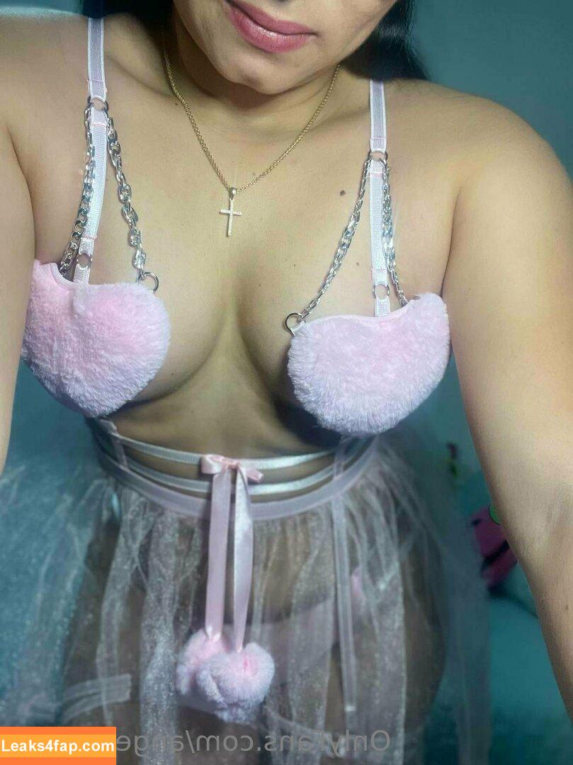 angelahot21 / lilhunee21 leaked photo photo #0409