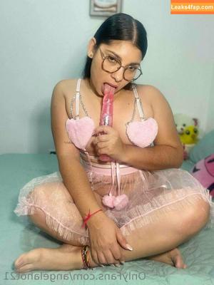 angelahot21 photo #0099