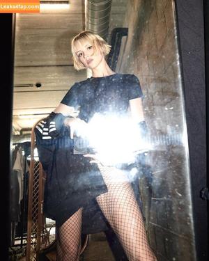 Angèle Van Laeken photo #0150