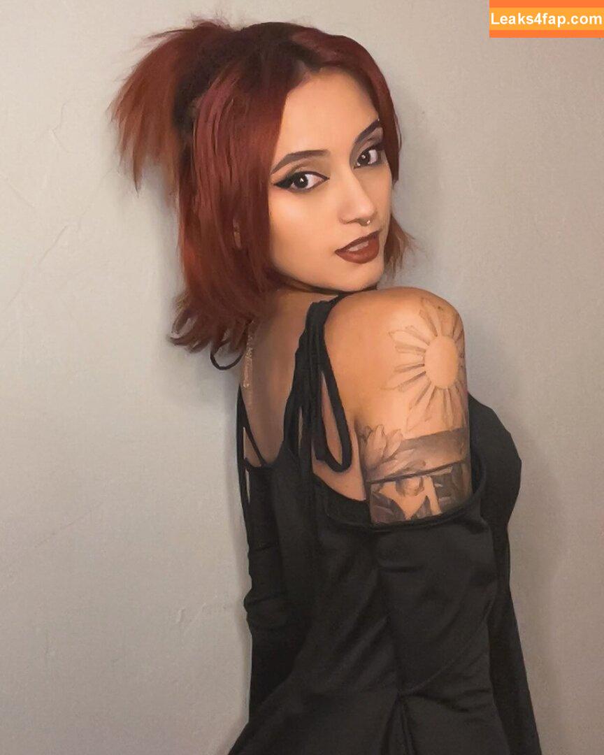 AngelEyesAli / AliMyGuy / angel.eyes.ali leaked photo photo #0014