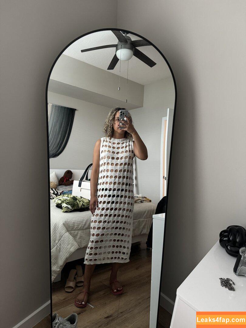 Angelibelly / Angelica Vassallo / Angieshausoftravel leaked photo photo #0005