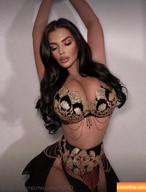 Angelica Sharpe photo #1123