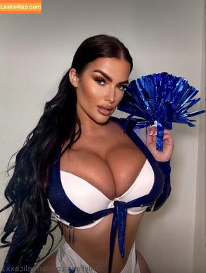 Angelica Sharpe photo #1139