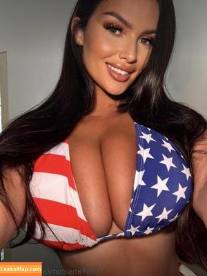 Angelica Sharpe photo #1140