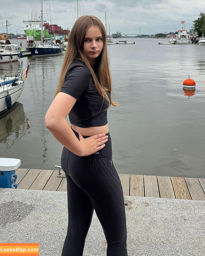 Angelina Dehlow /  leaked photo photo #0002