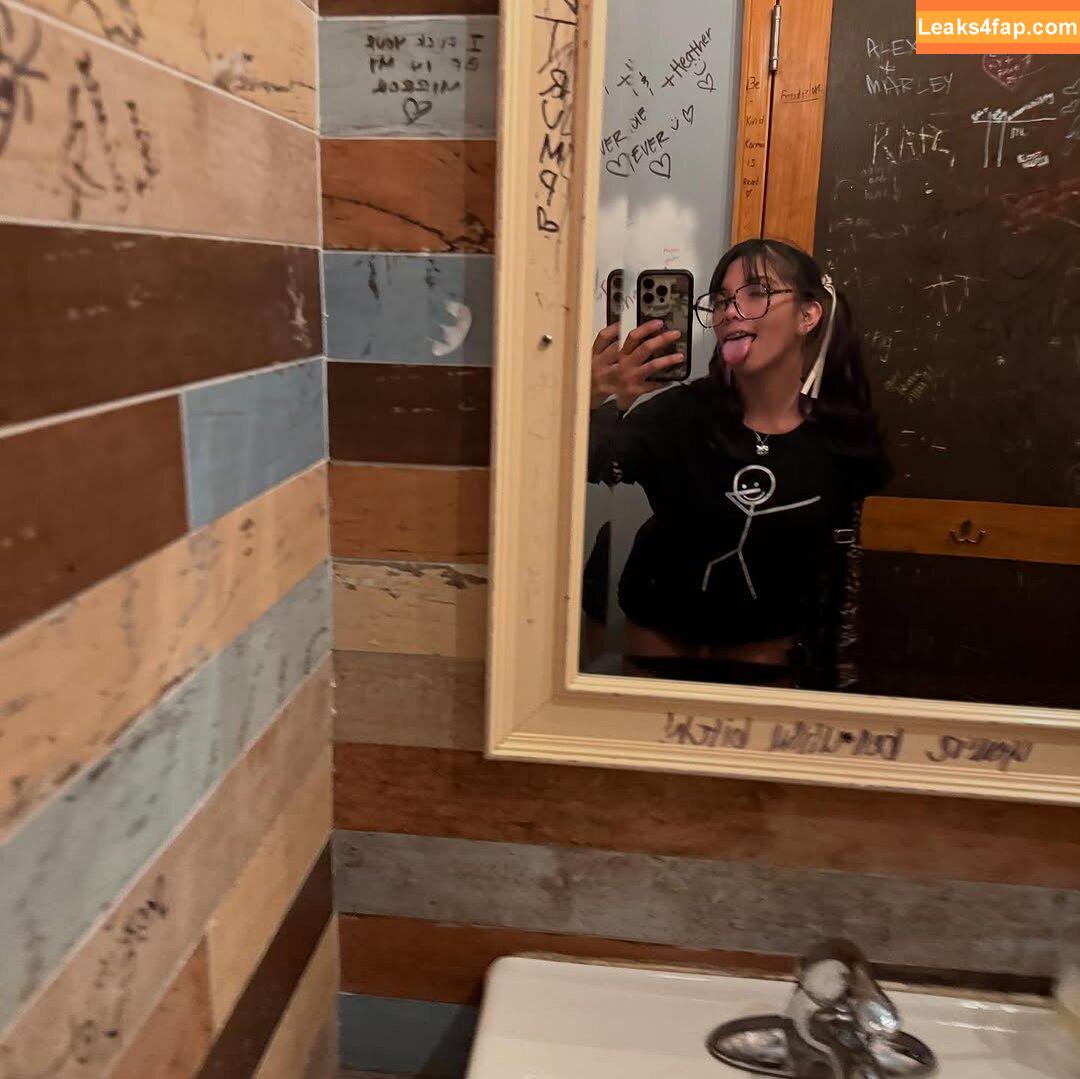 Angelina Fishtank / 2and3dar_t / Purplemoths143 / angelinnareyes / purplemoths leaked photo photo #0047