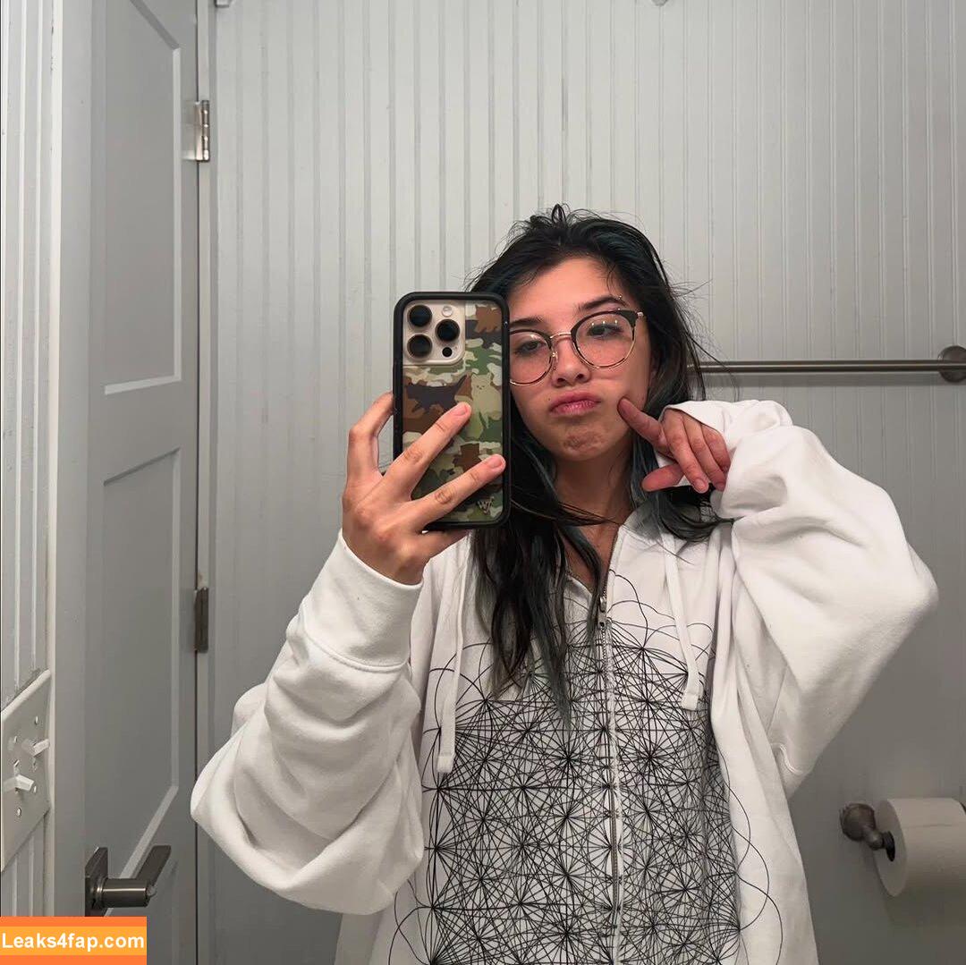 Angelina Fishtank / 2and3dar_t / Purplemoths143 / angelinnareyes / purplemoths leaked photo photo #0053