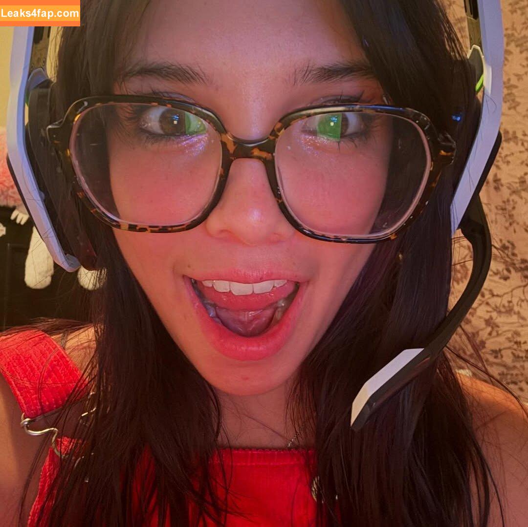 Angelina Fishtank / 2and3dar_t / Purplemoths143 / angelinnareyes / purplemoths leaked photo photo #0063