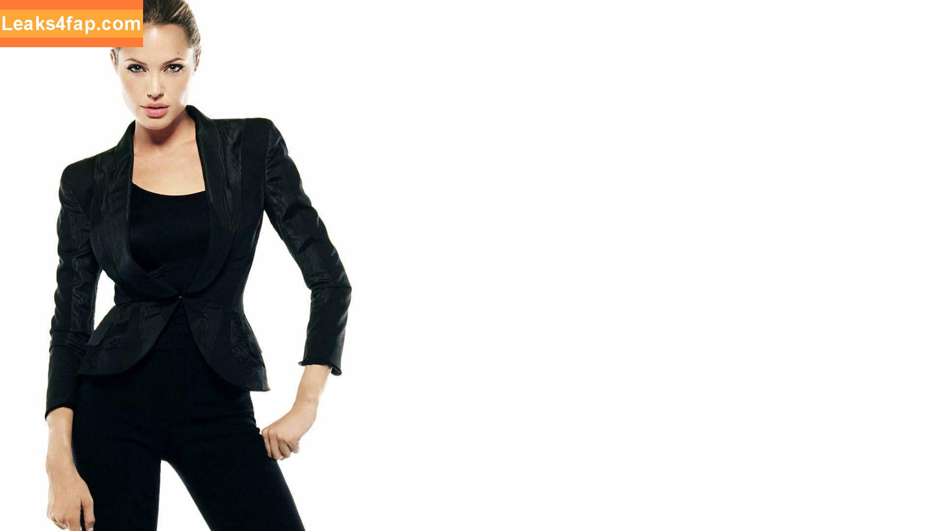 Angelina Jolie / angelinajolie слитое фото фото #0179