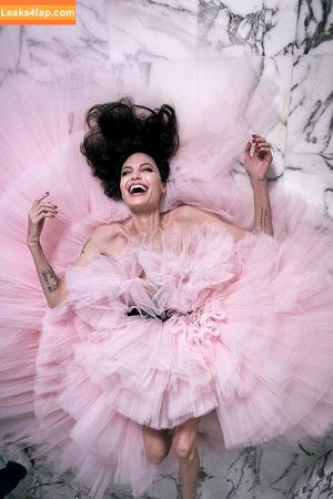 Angelina Jolie photo #0229