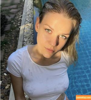 Angelina Mayer photo #0009