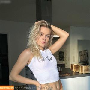 Angelina Mayer photo #0048