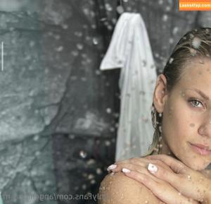 Angelina Mayer photo #0057