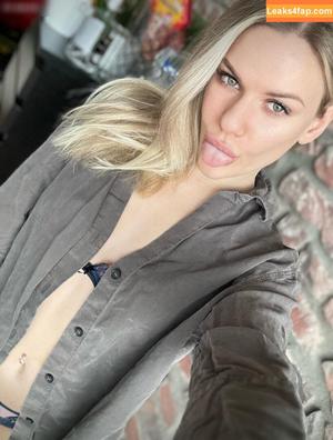 Angelina Mayer photo #0181