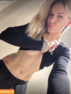 Angelina Mayer photo #0183