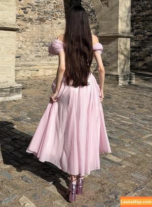 Angelina photo #0370