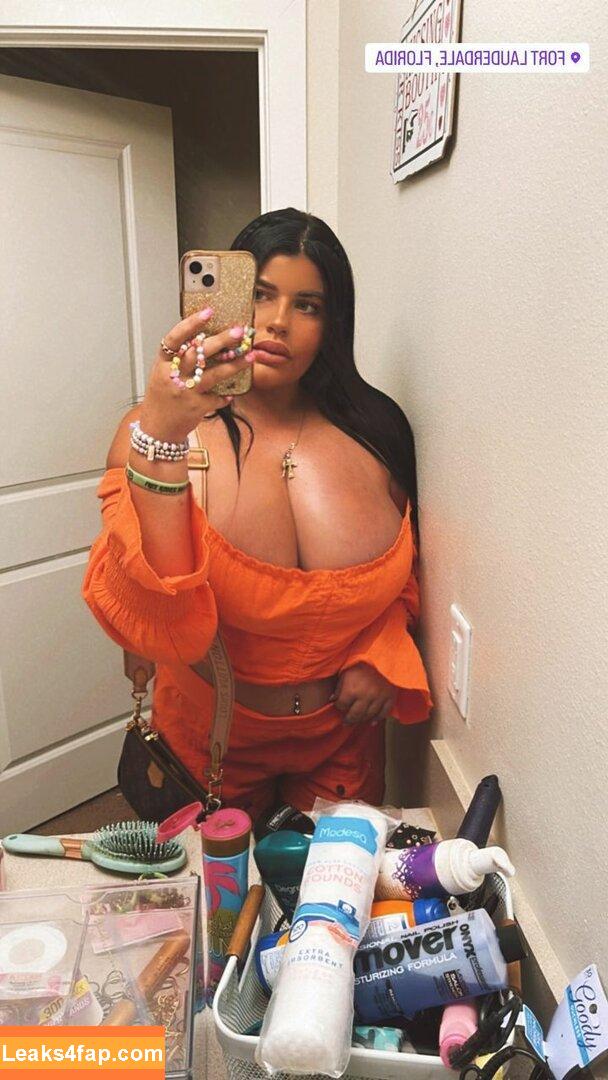 Angie / angievarona / angiexox leaked photo photo #0027