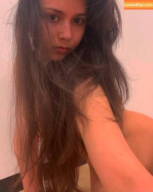 Anika Vishwanath photo #0020