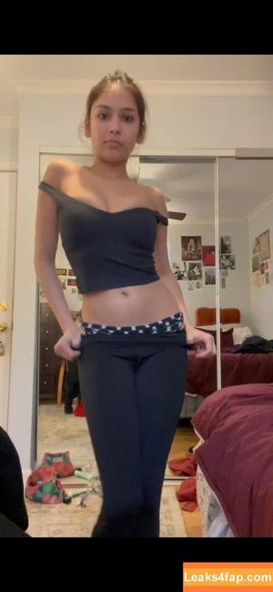 Anika Vishwanath photo #0021