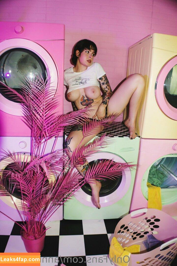 Anisa Jomha / AnisaJomha / AnisaTheGreasy / Annie Jay / anniejay leaked photo photo #0078