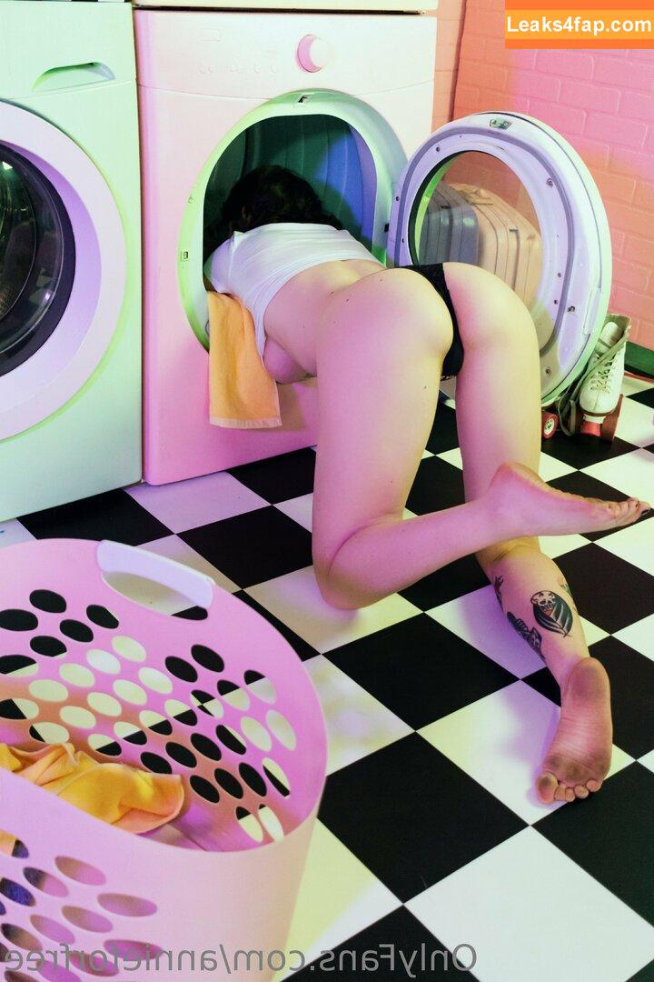 Anisa Jomha / AnisaJomha / AnisaTheGreasy / Annie Jay / anniejay leaked photo photo #0082