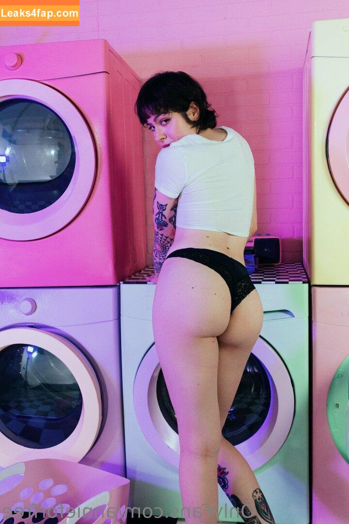 Anisa Jomha / AnisaJomha / AnisaTheGreasy / Annie Jay / anniejay leaked photo photo #0084