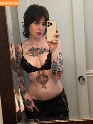 Anisa Jomha photo #0495