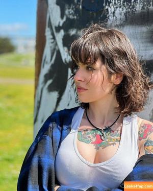 Anisa Jomha photo #0499